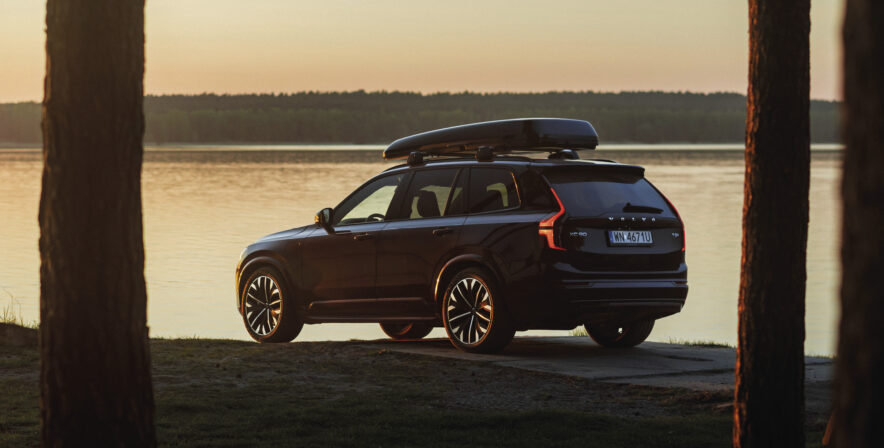 Volvo nad jeziorem